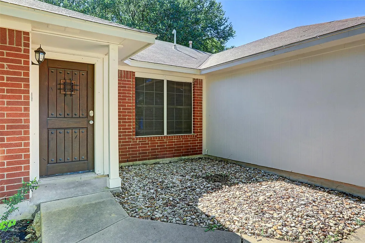 Building Photo - 4802 Walden Cir