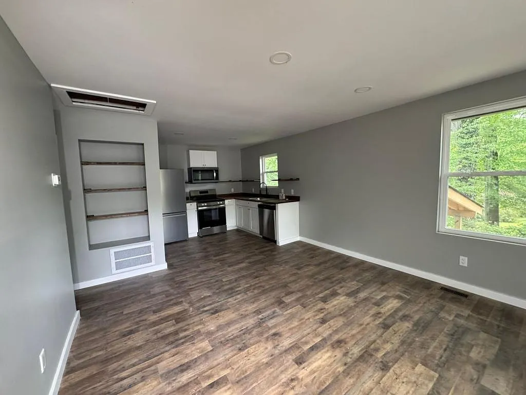 Building Photo - 218 Fisk Ave #1