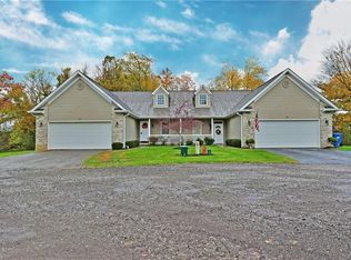 20 Colony Dr, Hubbard, OH 44425