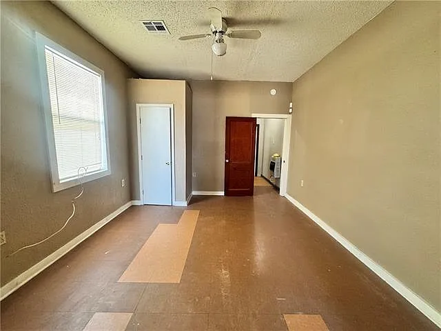 2 bed, 1.0 bath, 875 sqft, $1,221 — Photo 3