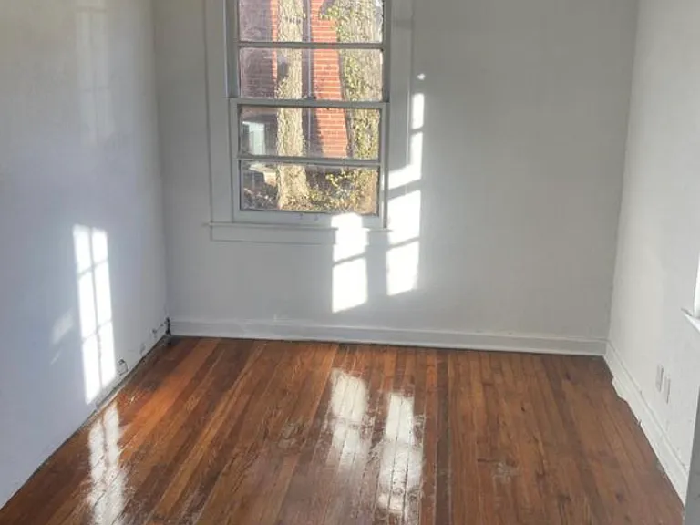 1337 E McKinley Ave — Photo 5