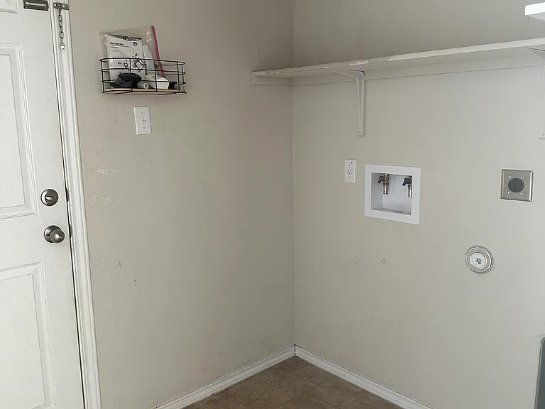 5301 Flatiron Dr — Photo 20