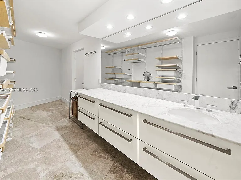 600 Grapetree Dr #3BS — Photo 34