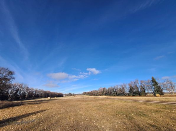 1050 98th St NE, Bottineau, ND 58318