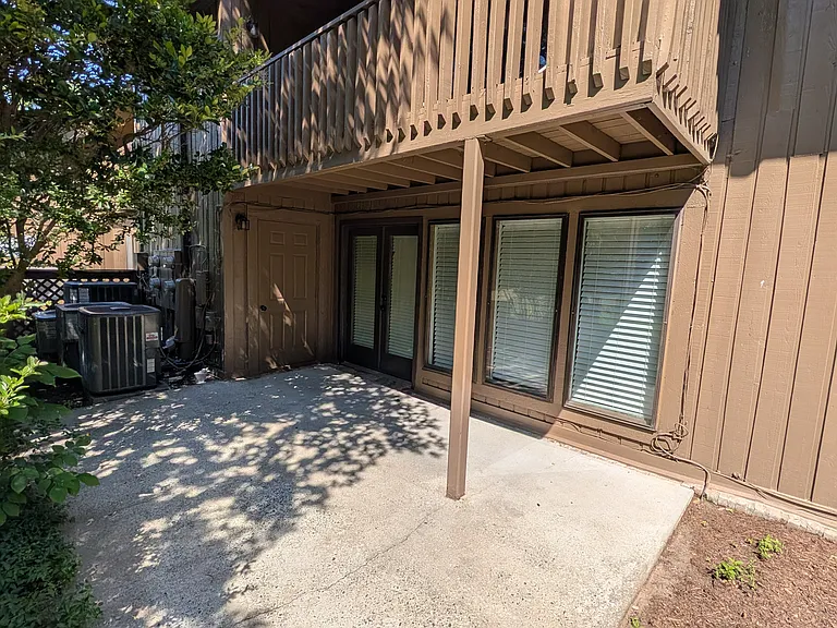 303 Oak Tree Dr — Photo 19