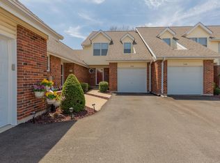 304 Crown Colony Ct, Saint Peters, MO 63376