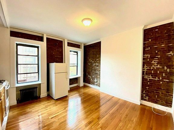 3rd image of 243 E 39th St APT 5A