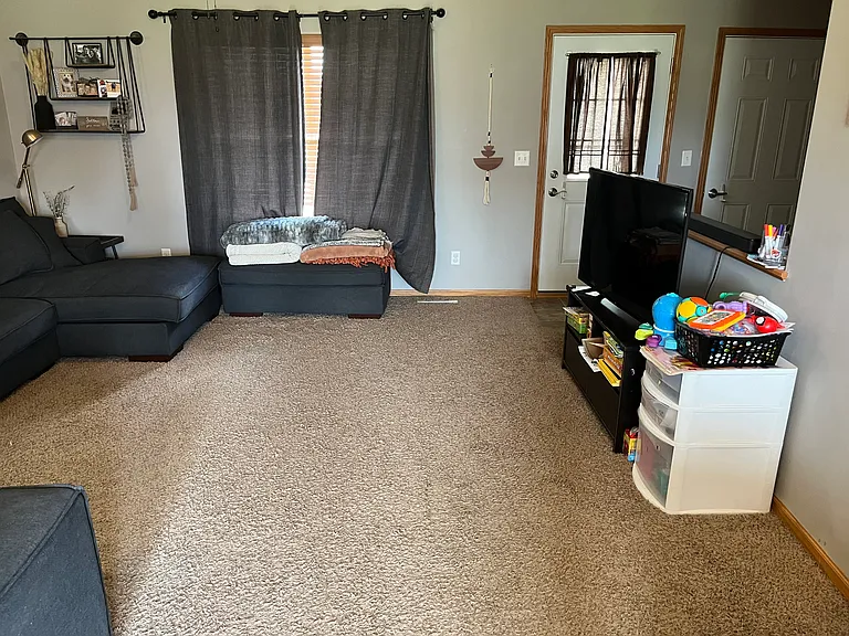 8621 Harrington Dr NE — Photo 2
