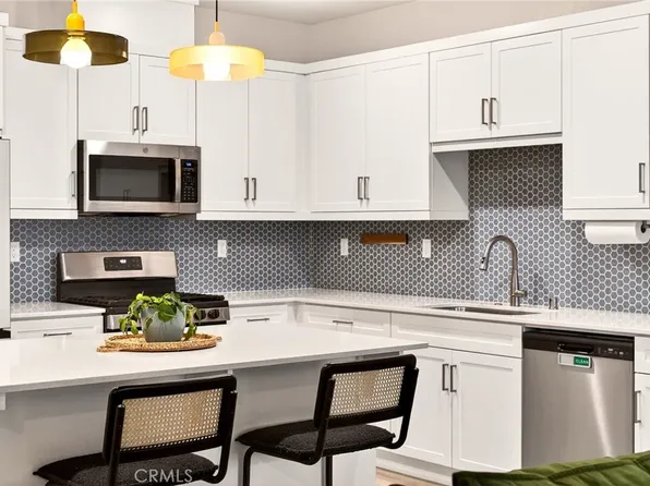 35165 Rangpur Ln, Fallbrook, CA 92028