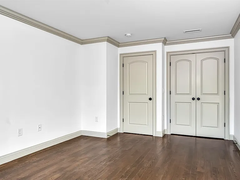 2591 Washington St — Photo 6
