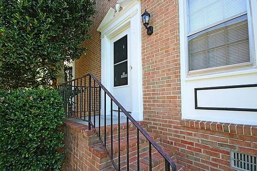 2512 Fontaine Ave #B Photo 1