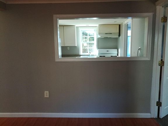 2nd image of 75 Holly Dr