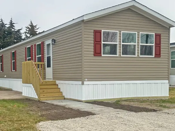 14876 Washington Rd Trailer 128, West Burlington, IA 52655