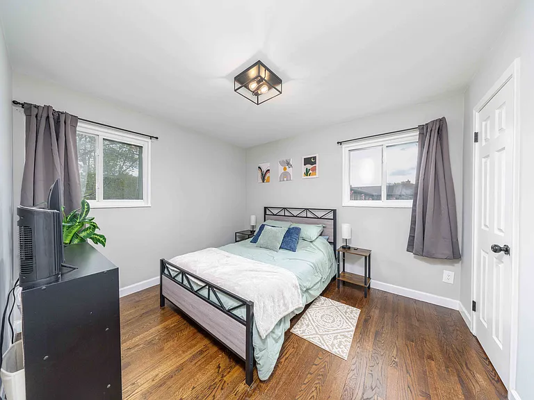 2099 E Maple Rd #11 — Photo 7