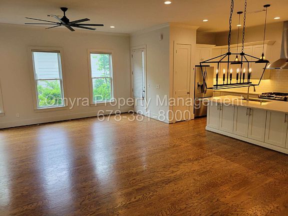 5th image of 712 Glenwood Ave SE #B