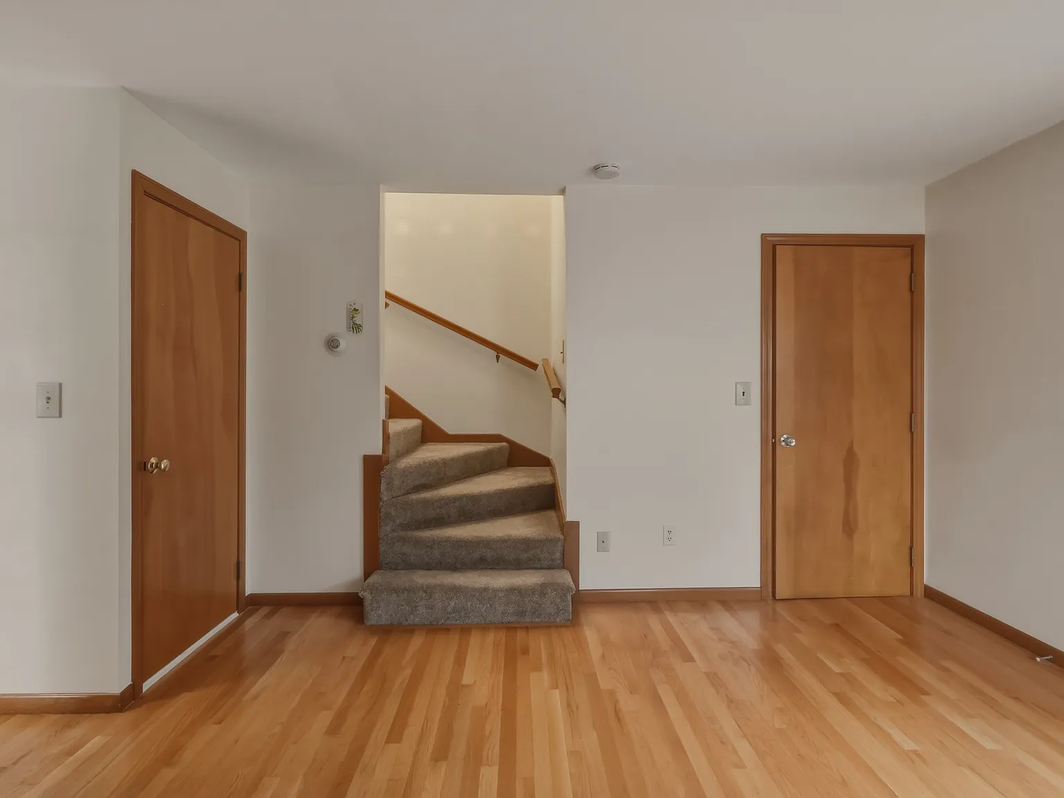 2 bed, 1.5 bath, 800 sqft, $2,100 — Photo 4