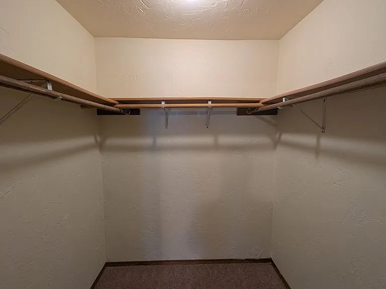 Pheasant Run Apartments — Photo 16