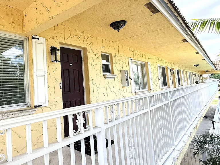 735 Hummingbird Way #201 — Photo 2