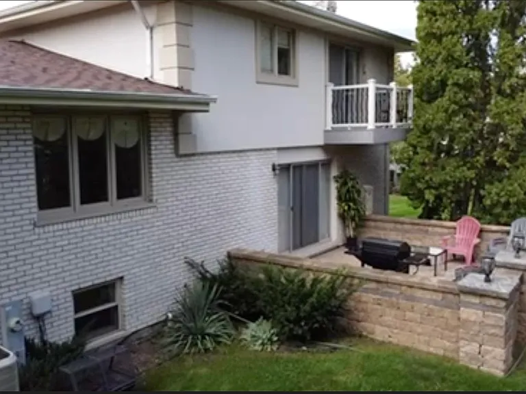 Meadowlark Dr — Photo 3