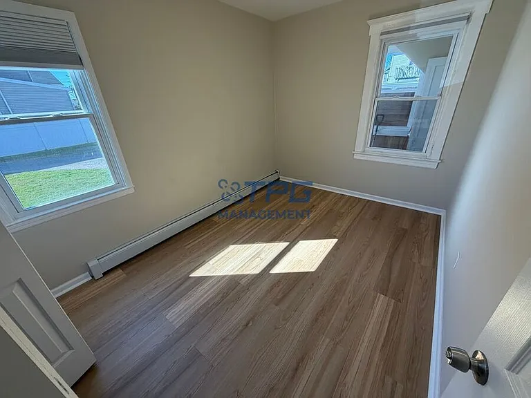 112-114 Walter St #114-1 — Photo 5