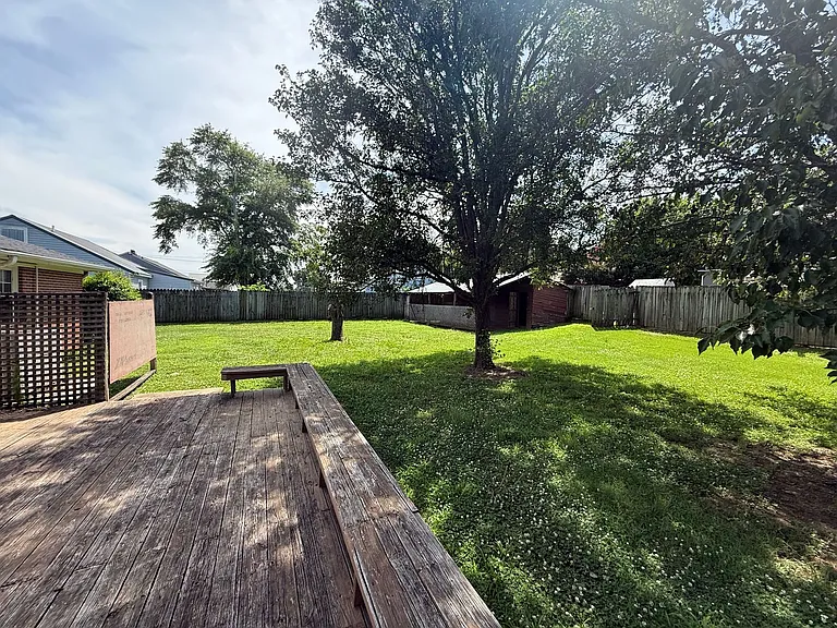 1010 Blount Ave — Photo 20