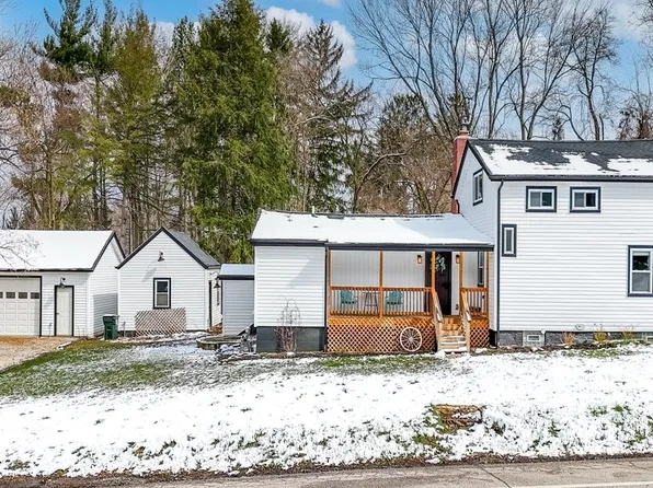 10898 Valley View Rd, Northfield, OH 44067