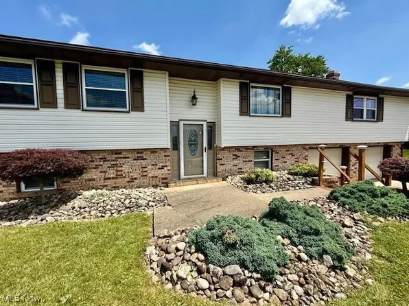 47 Walker Manor Cir, Colliers, WV 26035