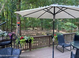 19 Painted Wagon Rd, Holmdel, NJ 07733