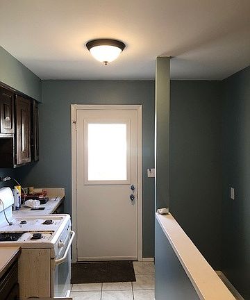 3rd image of 2031 Duxbury Ct