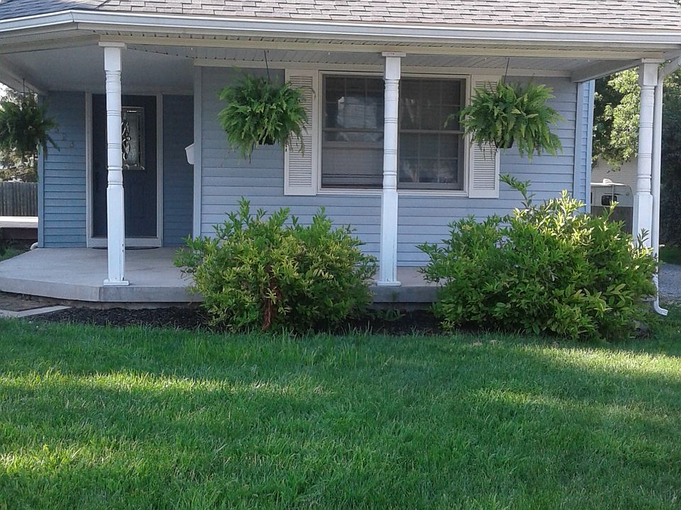 1st image of 523 E Elm St