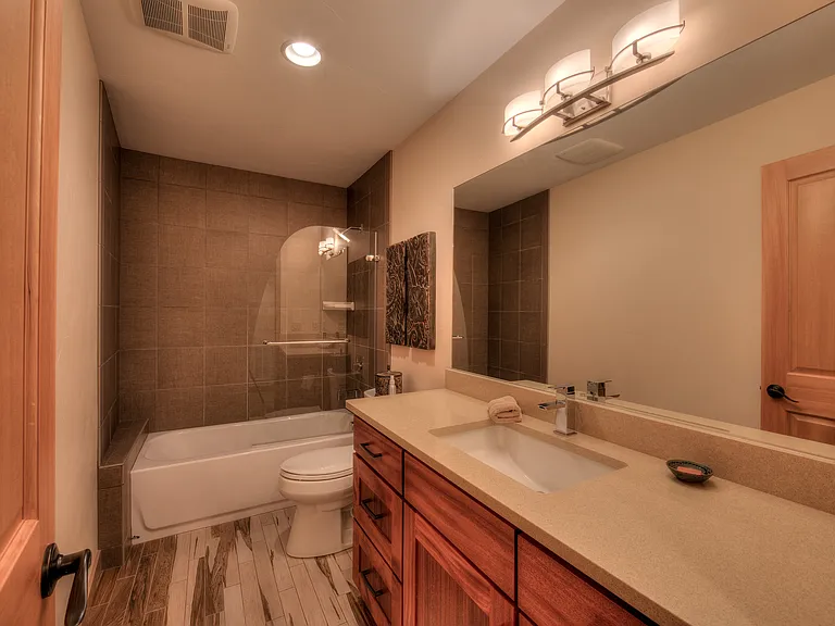 425 E Amber Ln — Photo 19
