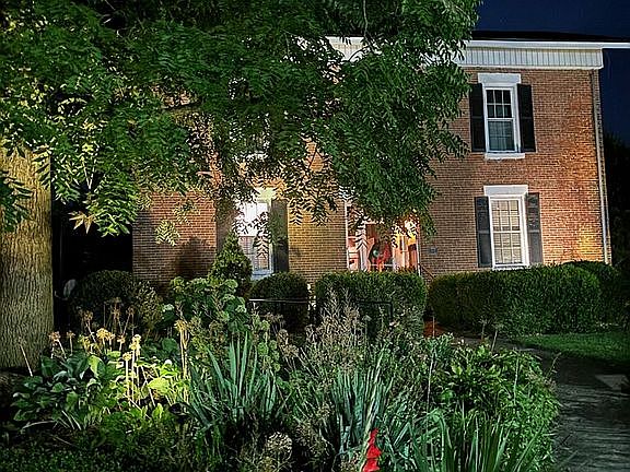 3rd image of 115 N Elm St