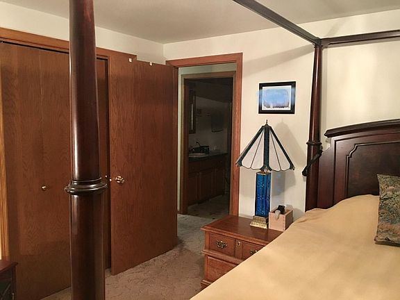 3rd image of 7560 Apple Ln