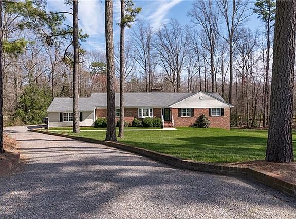 4th image of 9144 Chartwell Ct