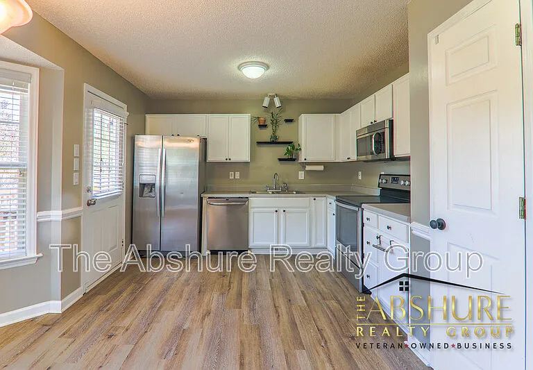7604 Lilly Pond Ln — Photo 5
