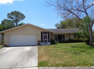 4681 Blue Pine Cir, Lake Worth, FL 33463