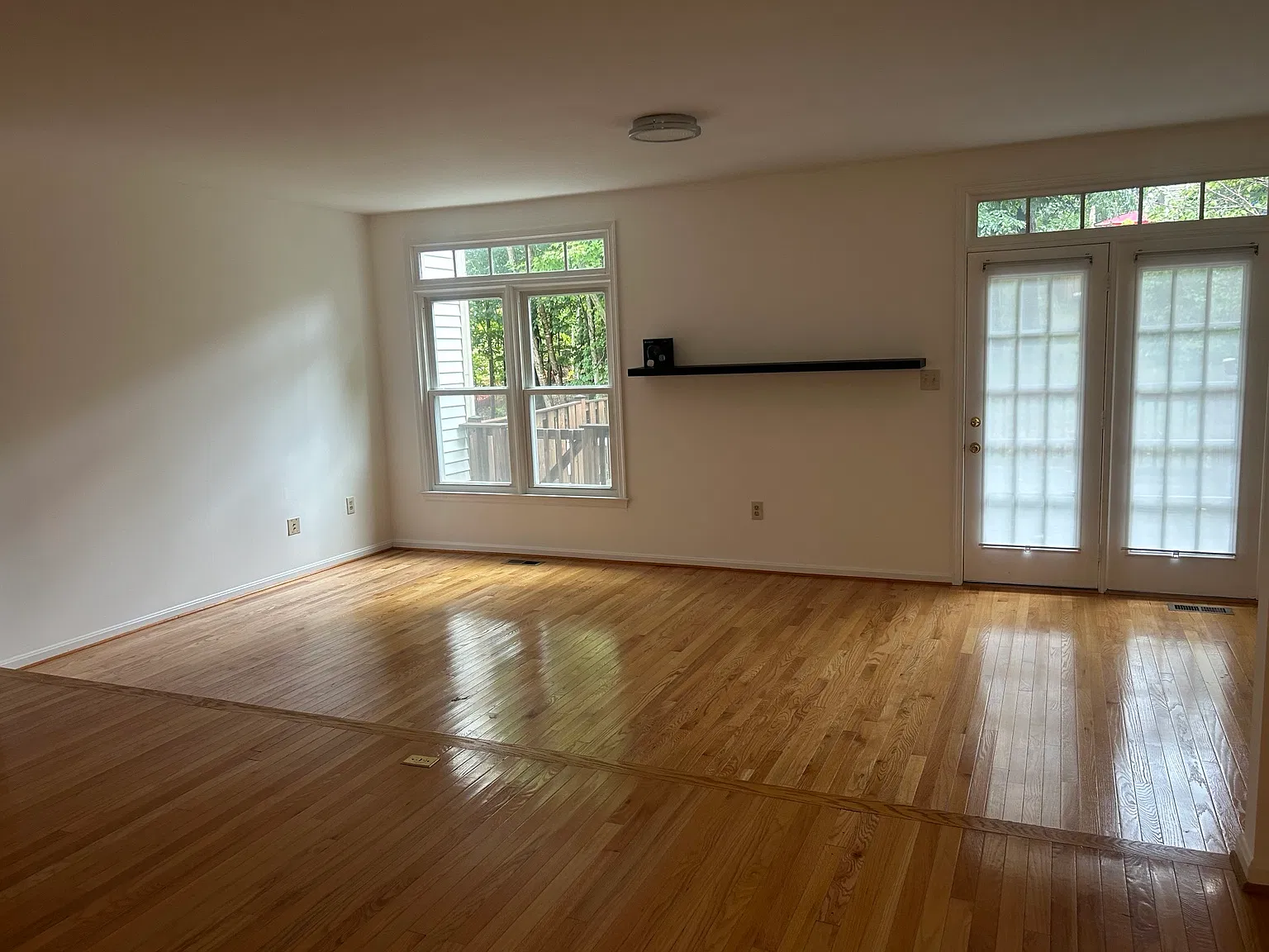 3 bed, 2200 sqft, $3,600 — Photo 3