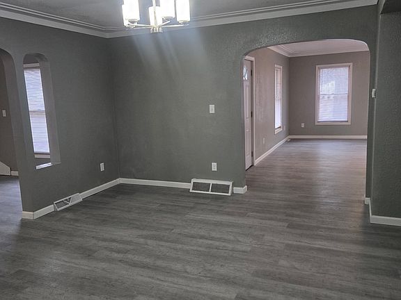3rd image of 2110 Drouillard Rd