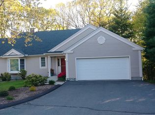 23 Burns Mdw, Longmeadow, MA 01106