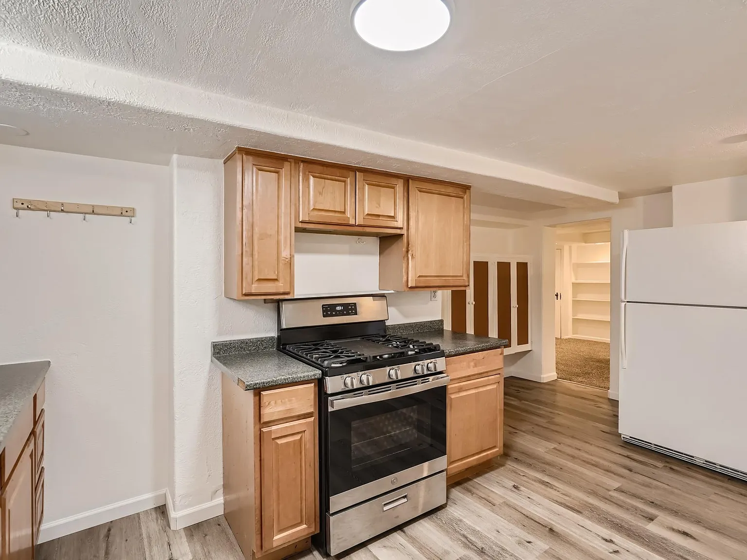 1530 Filbert Ct — Photo 4