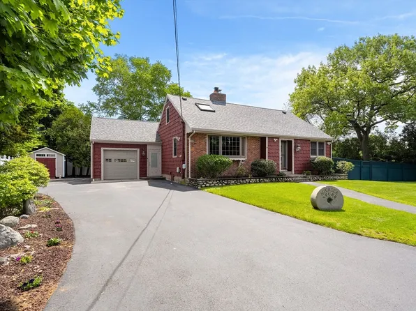 4 Farmland Rd, Saugus, MA 01906