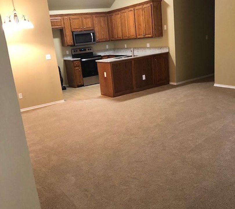 2nd image of 1717 Everglade Ct