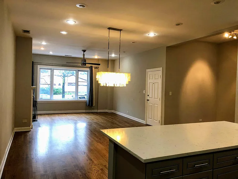 859 N Lasalle St #1 — Photo 8