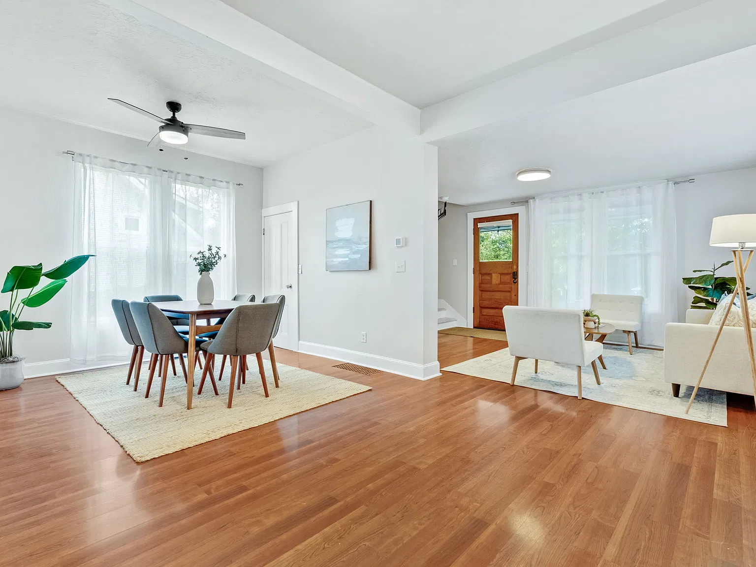 4 bed, 2400 sqft, $4,200 — Photo 4