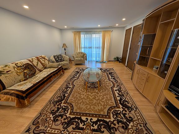 2nd image of 5516 W Windsor Ave APT 3M