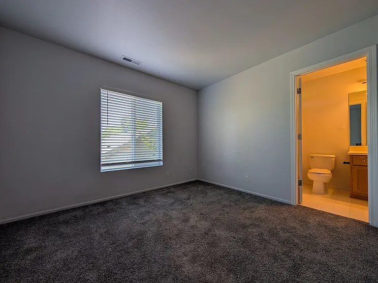 5220 Wales Dr — Photo 13