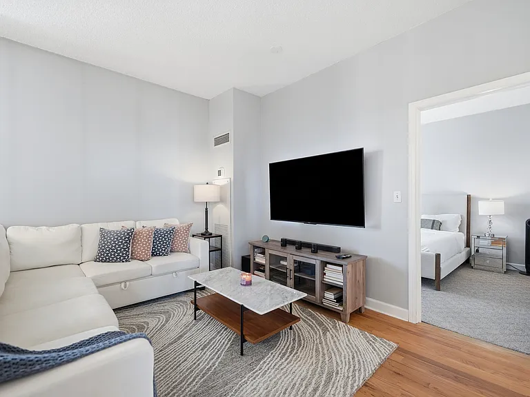 41 E 8th St #2905 — Photo 14
