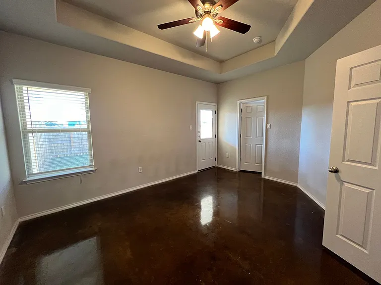 1102 Renee Way — Photo 12