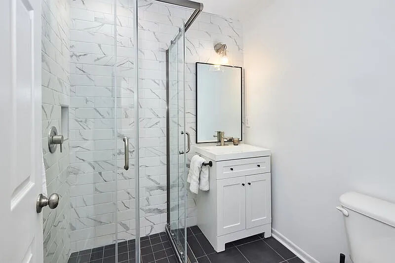 Building Photo - 331 Catherine St #3