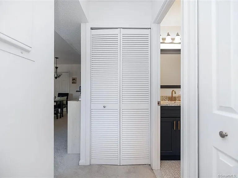 Twin Circle Dr — Photo 22